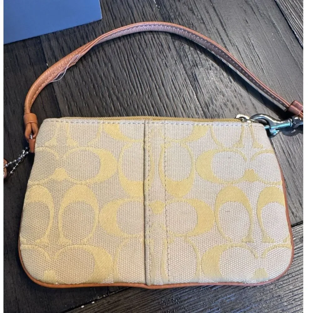 Coach Optic Yellow y2k yellow signature C wristlet vintage Coach bag - Picture 2 of 6